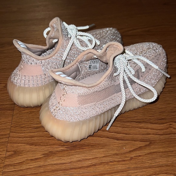 Yeezy Synth Reflective Size 5 - Picture 4 of 4